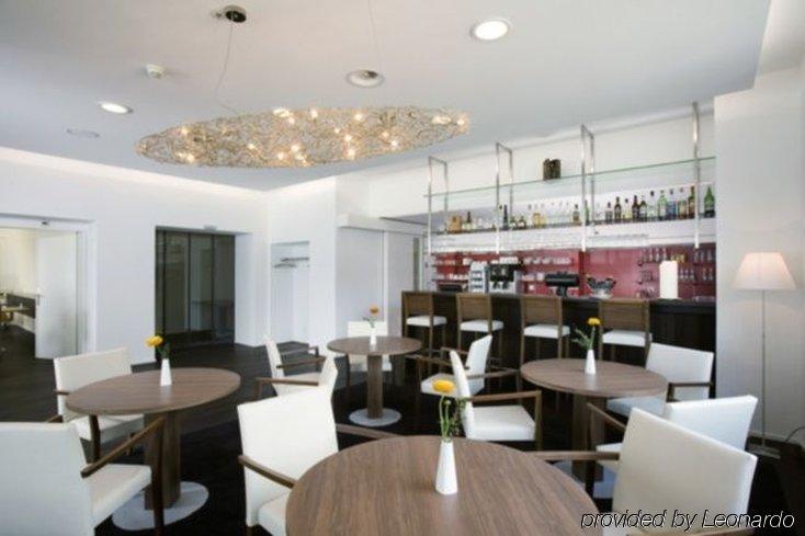 Parkhotel Gunten - Beach & Spa Restoran fotoğraf